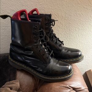 Dr.Martens unisex classic Black Leather Boots size 10
